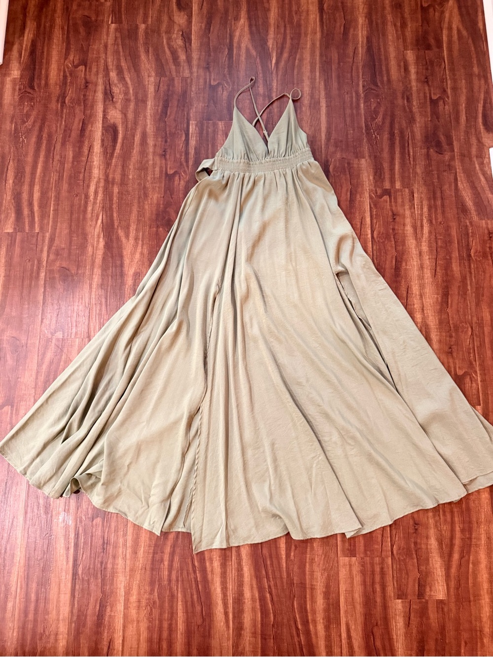 VICI Backless Maxi Dress Sage Green Size Small NWOT Plunge Tie Waist